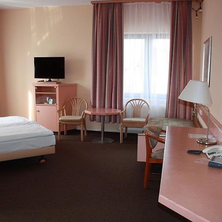 Hotel Christinenhof Garni - Bed & Breakfast Gadebusch Экстерьер фото