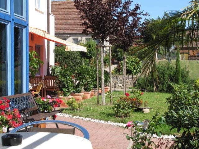 Hotel Christinenhof Garni - Bed & Breakfast Gadebusch Экстерьер фото