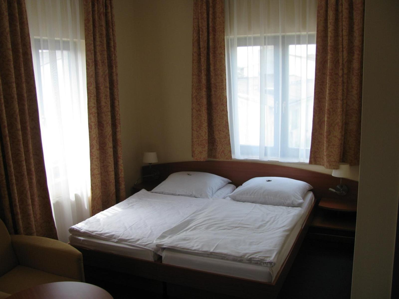 Hotel Christinenhof Garni - Bed & Breakfast Gadebusch Экстерьер фото