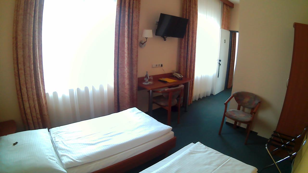 Hotel Christinenhof Garni - Bed & Breakfast Gadebusch Экстерьер фото