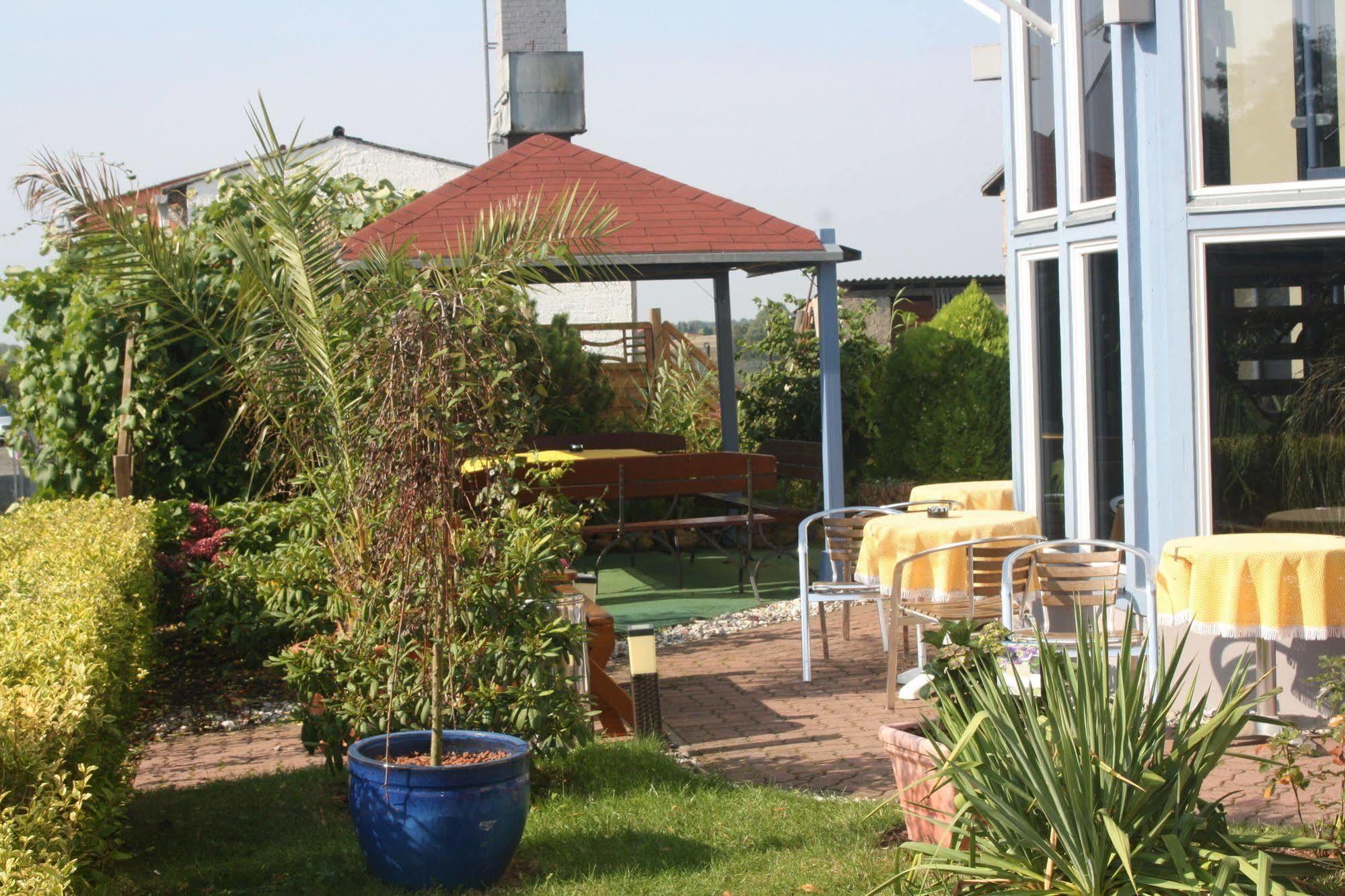 Hotel Christinenhof Garni - Bed & Breakfast Gadebusch Экстерьер фото